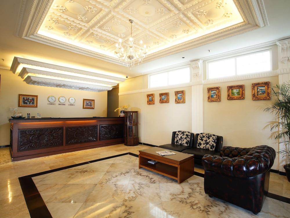 D'Salvatore Boutique Hotel Yogyakarta Maguwo Exterior foto