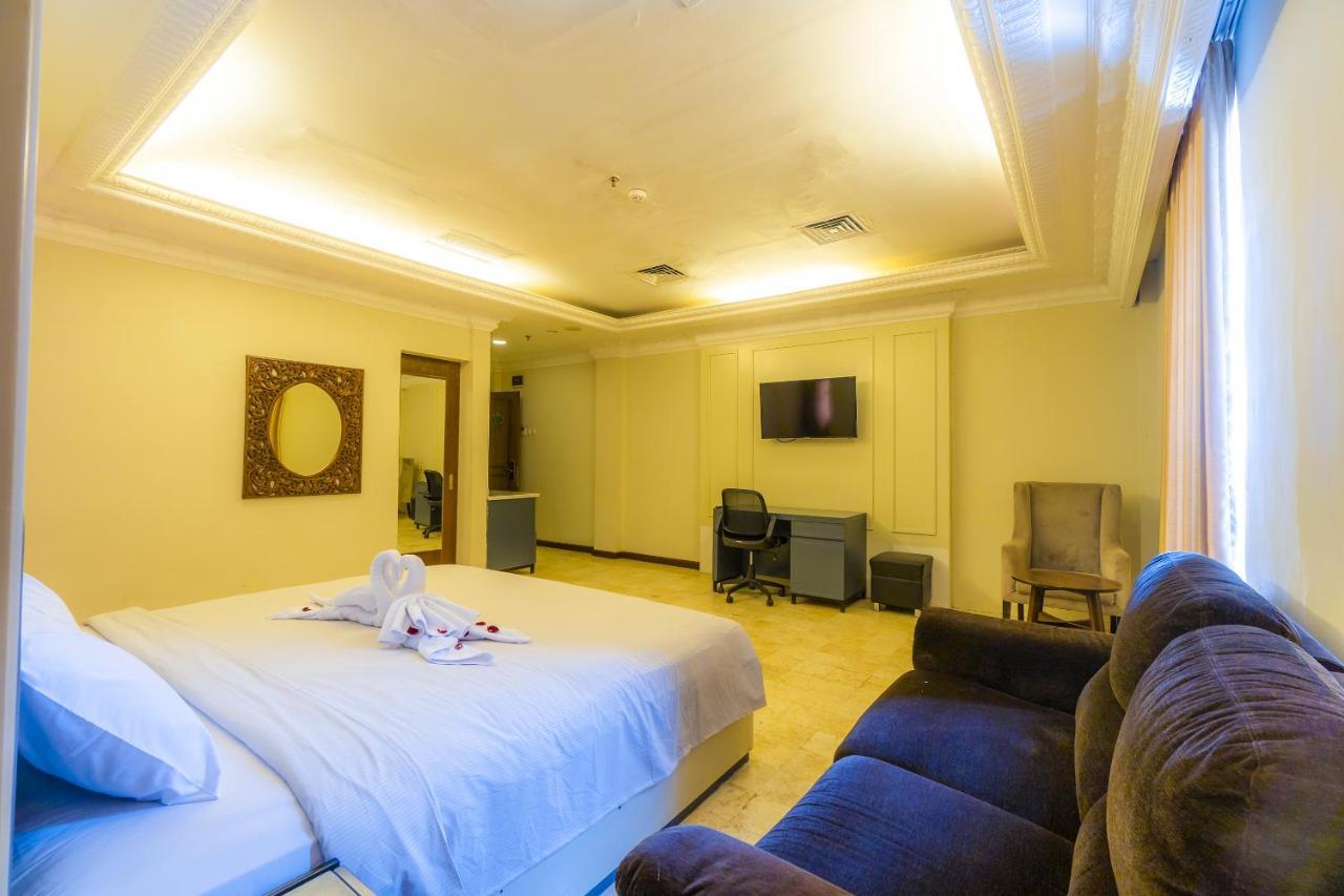 D'Salvatore Boutique Hotel Yogyakarta Maguwo Exterior foto