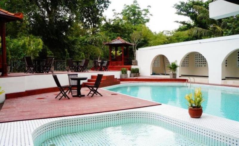 D'Salvatore Boutique Hotel Yogyakarta Maguwo Exterior foto