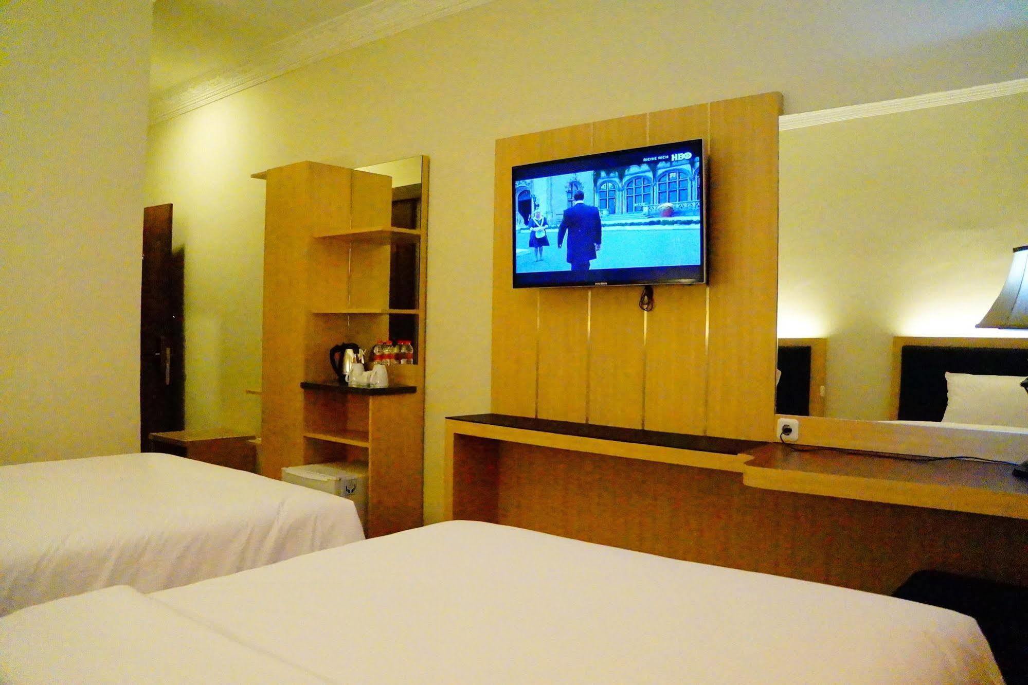 D'Salvatore Boutique Hotel Yogyakarta Maguwo Exterior foto
